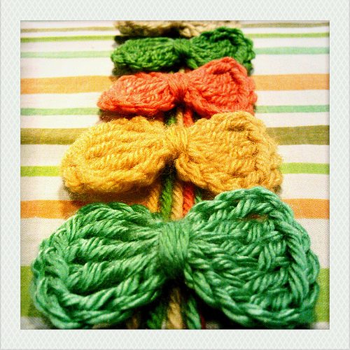 Pattern: Super Simple Crochet Bows